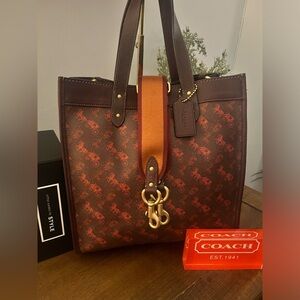 Coach Horse and Carriage Field Tote